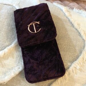 Charlotte Tilbury travel brush